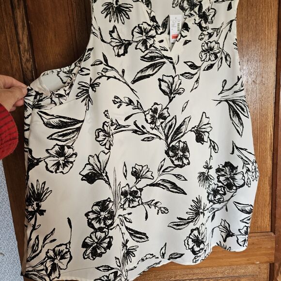 Maurices plus size 4x Sleeveless Blouse Top Cream Black Flowers - Picture 5 of 5